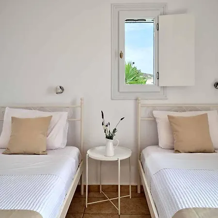 Hotel Antiparos ホテル *